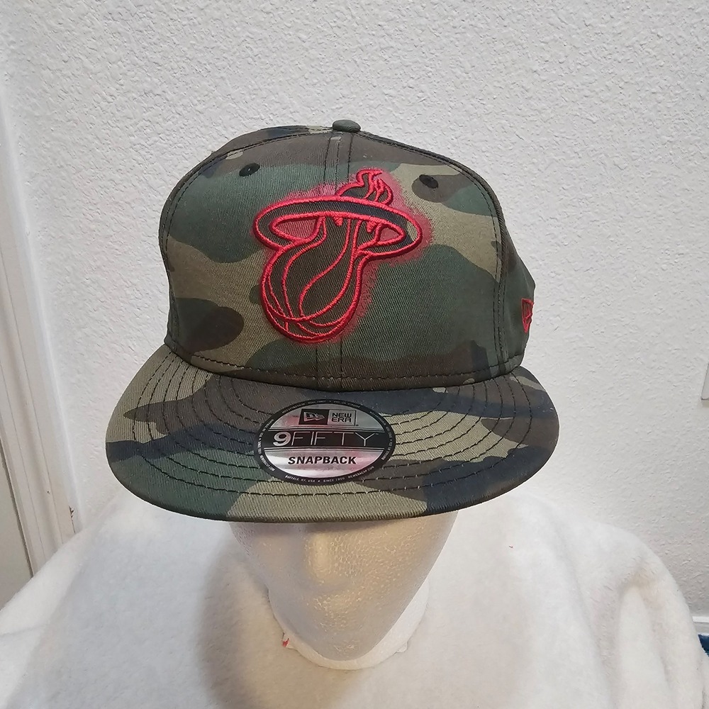 Men's Miami Heat New Era Green Camo with red emblem 9FIFTY Snapback‎ Hat